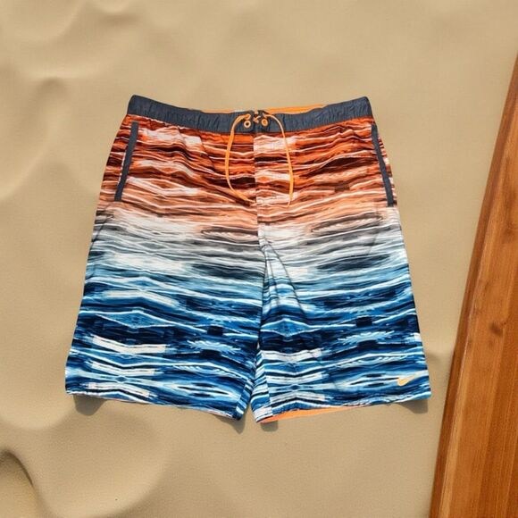 Nike 9” Volly Board Shorts Size Large - Picture 1 of 7